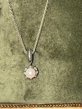 Pearl and Crystal Halo Pendant Necklace - White Pearl